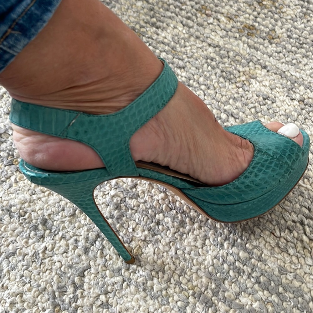 Size 40 fits like a 9 python heel